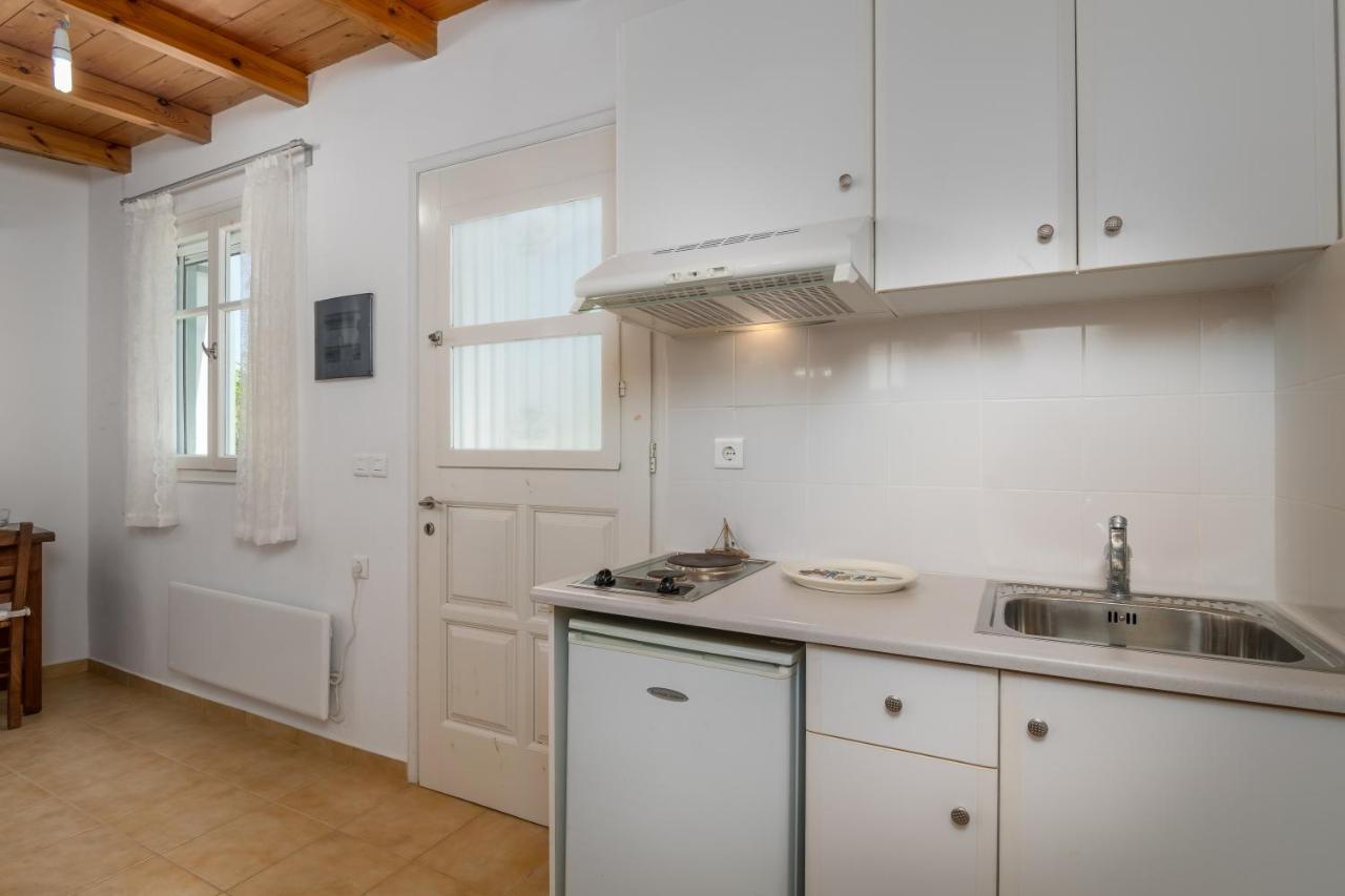 Lina And Babis' Home Αδάμας Εξωτερικό φωτογραφία