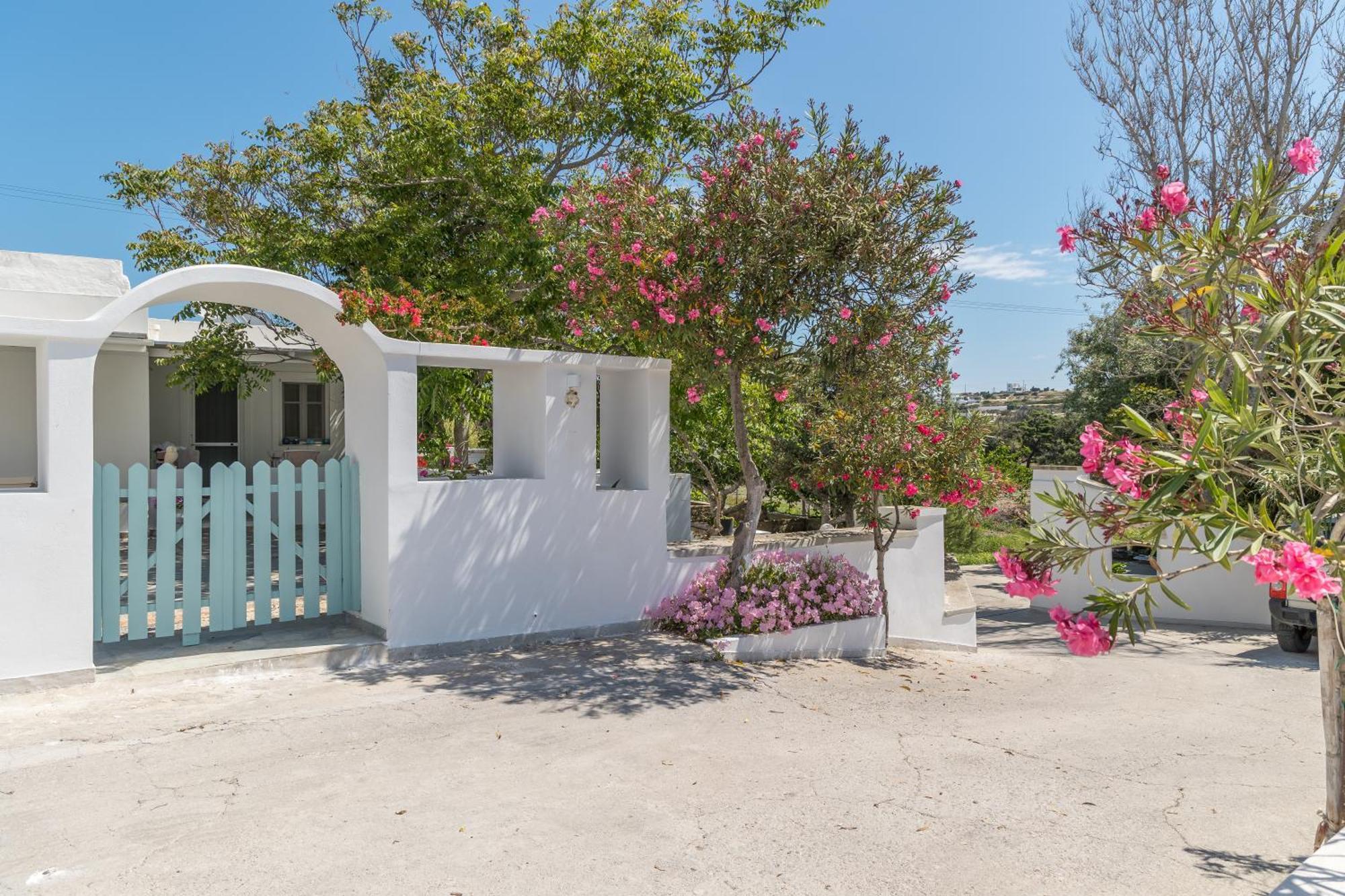 Lina And Babis' Home Αδάμας Εξωτερικό φωτογραφία