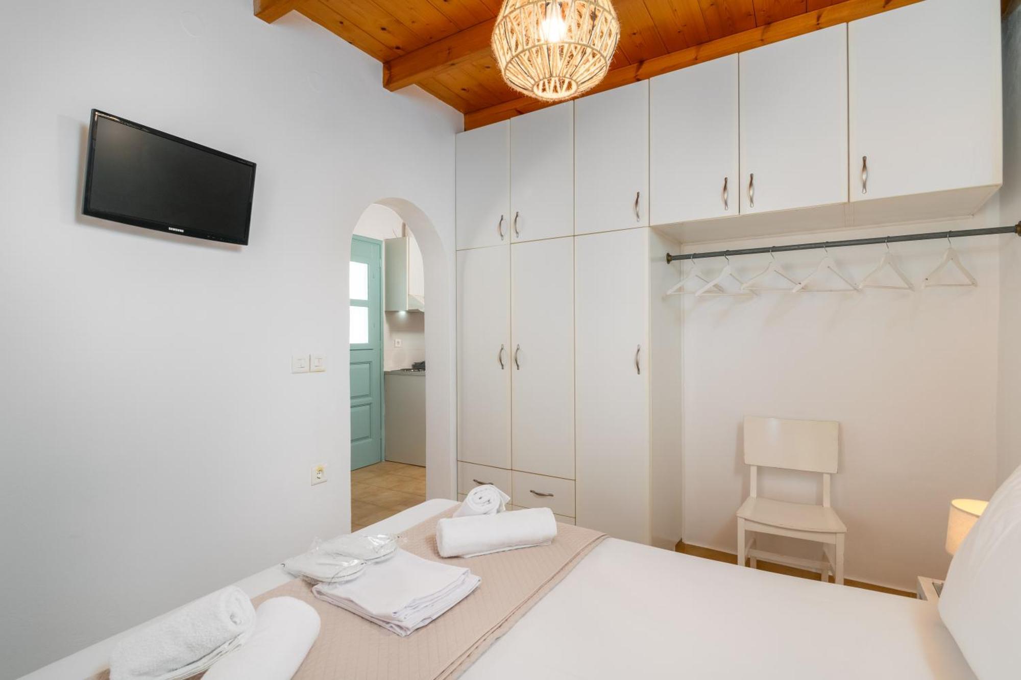 Lina And Babis' Home Αδάμας Δωμάτιο φωτογραφία