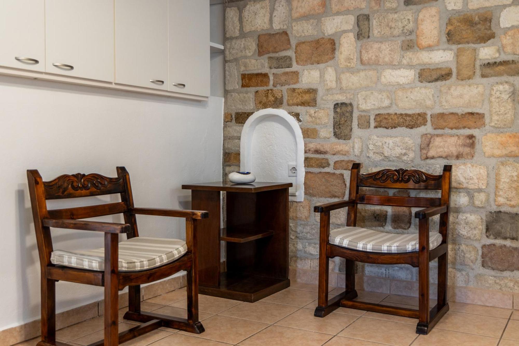 Lina And Babis' Home Αδάμας Δωμάτιο φωτογραφία
